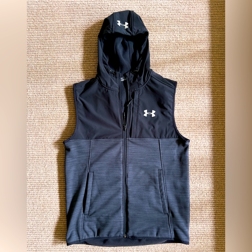 Men’s Under Armor vest with attached hood
